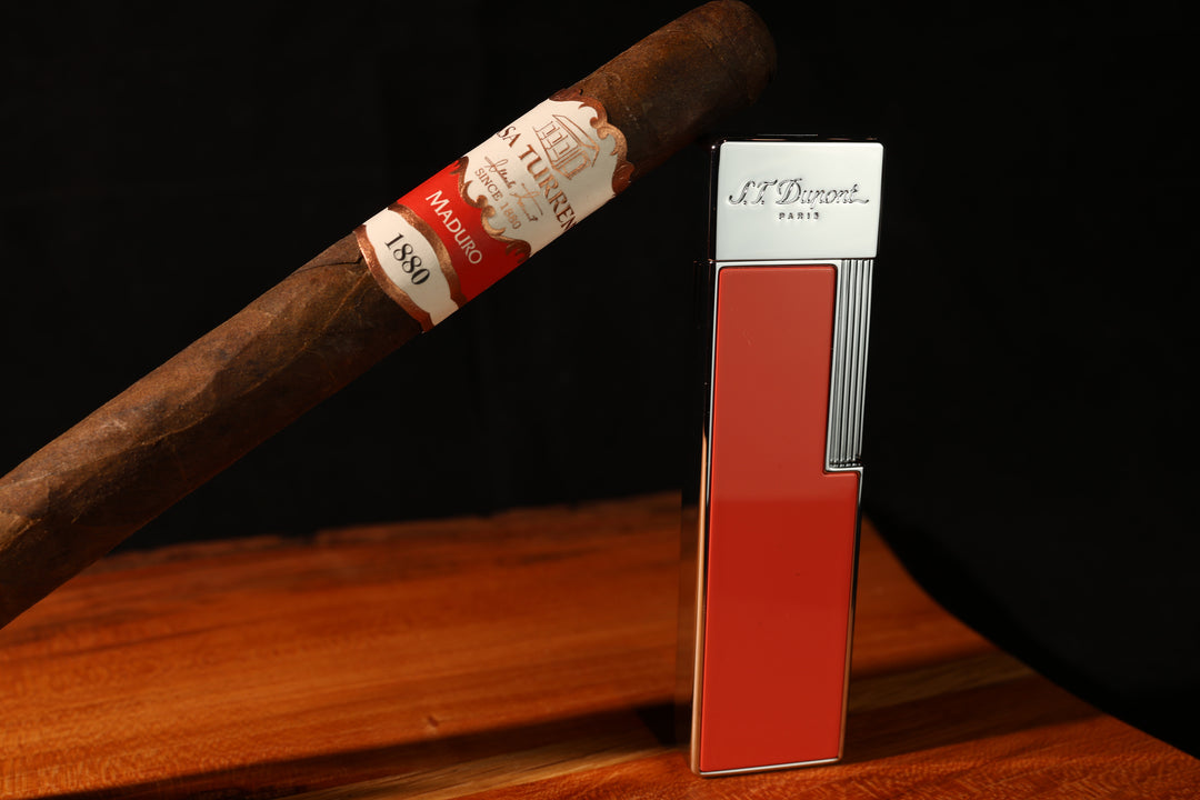 ST Dupont Twiggy Lacquered Lighter Coral & Casa Turrent 1880 Maduro