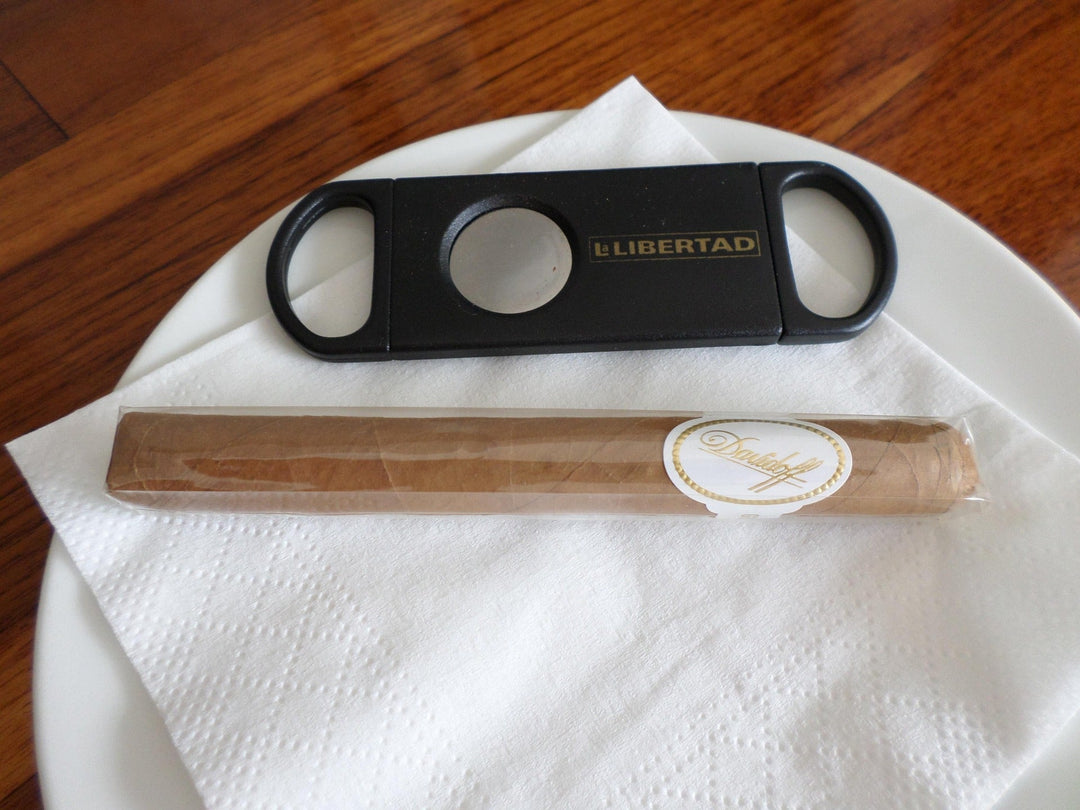 Methods of Cutting a Cigar
